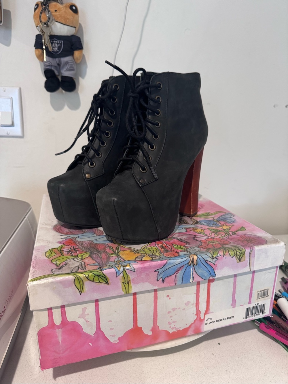 Jeffrey Campbell Lita size 5.5women